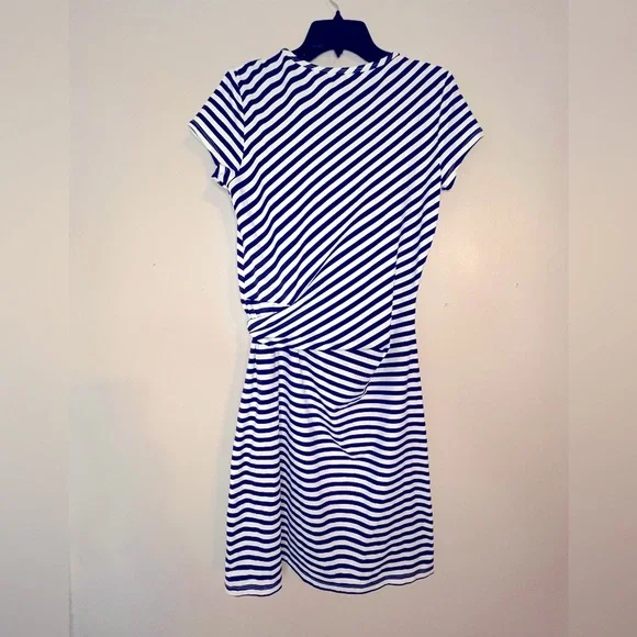 J.McLaughlin
Elora Bangle Stripe Print Side Tie Short Sleeve dress
Size medium - Picture 4 of 4